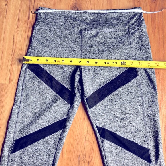 FOREVER 21 Yoga Capri Leggings Pockets Gray Small - Picture 9 of 16